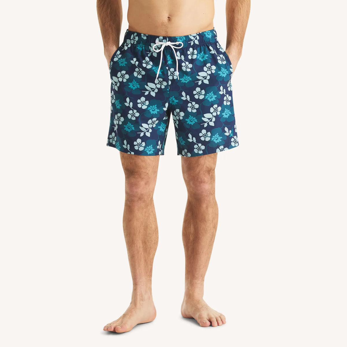 Traje de baño tipo short 7" con estampado de flores
