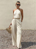 Conjunto con top halter y pantalones rectos