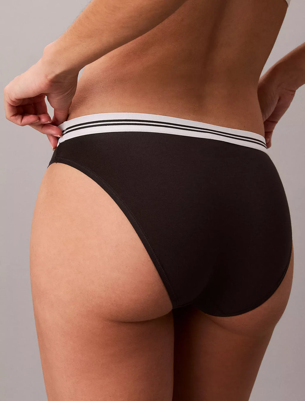 3 Pack de Panties con logo y linea central central tipo bikini