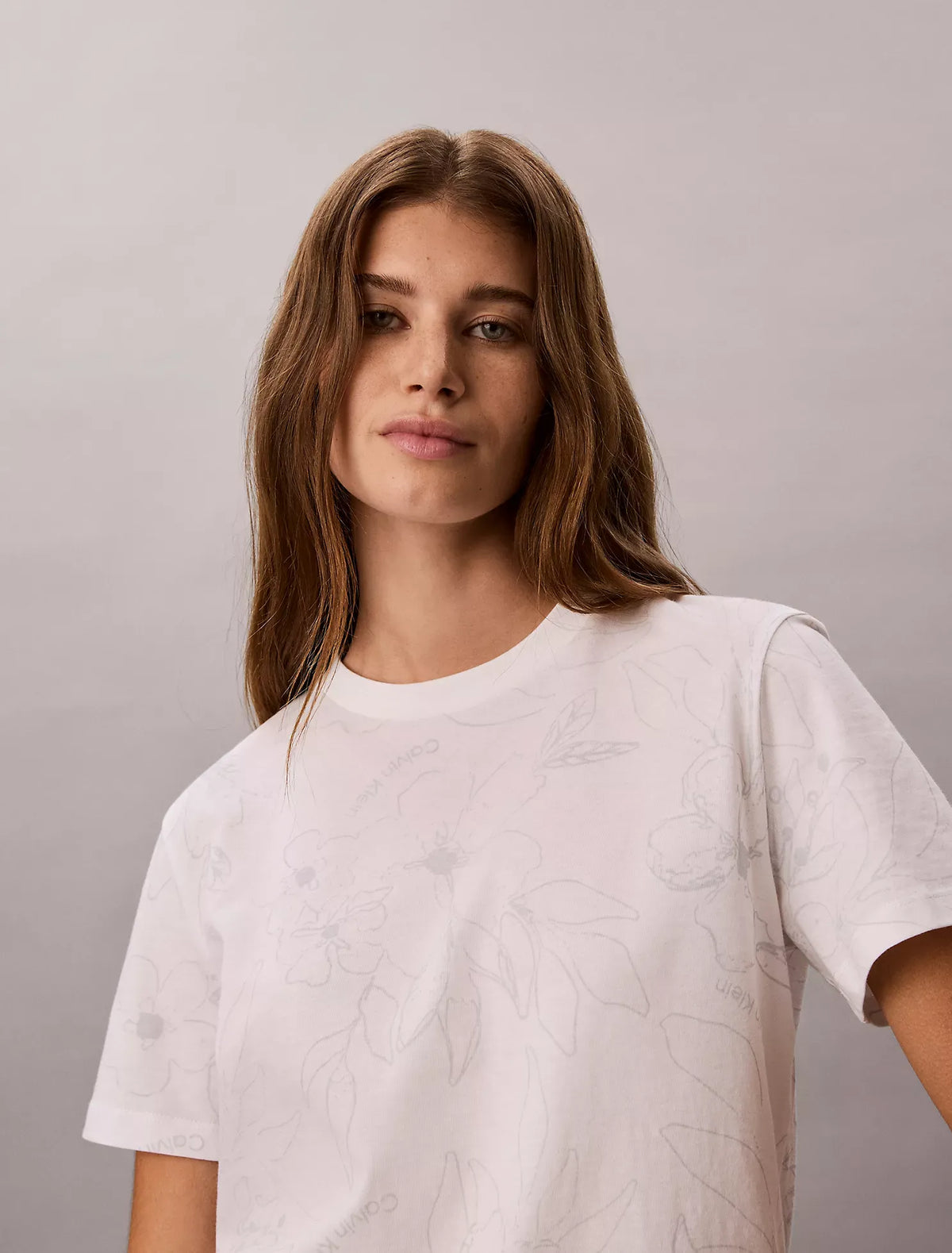 Franela cuello redondo con estampado floral