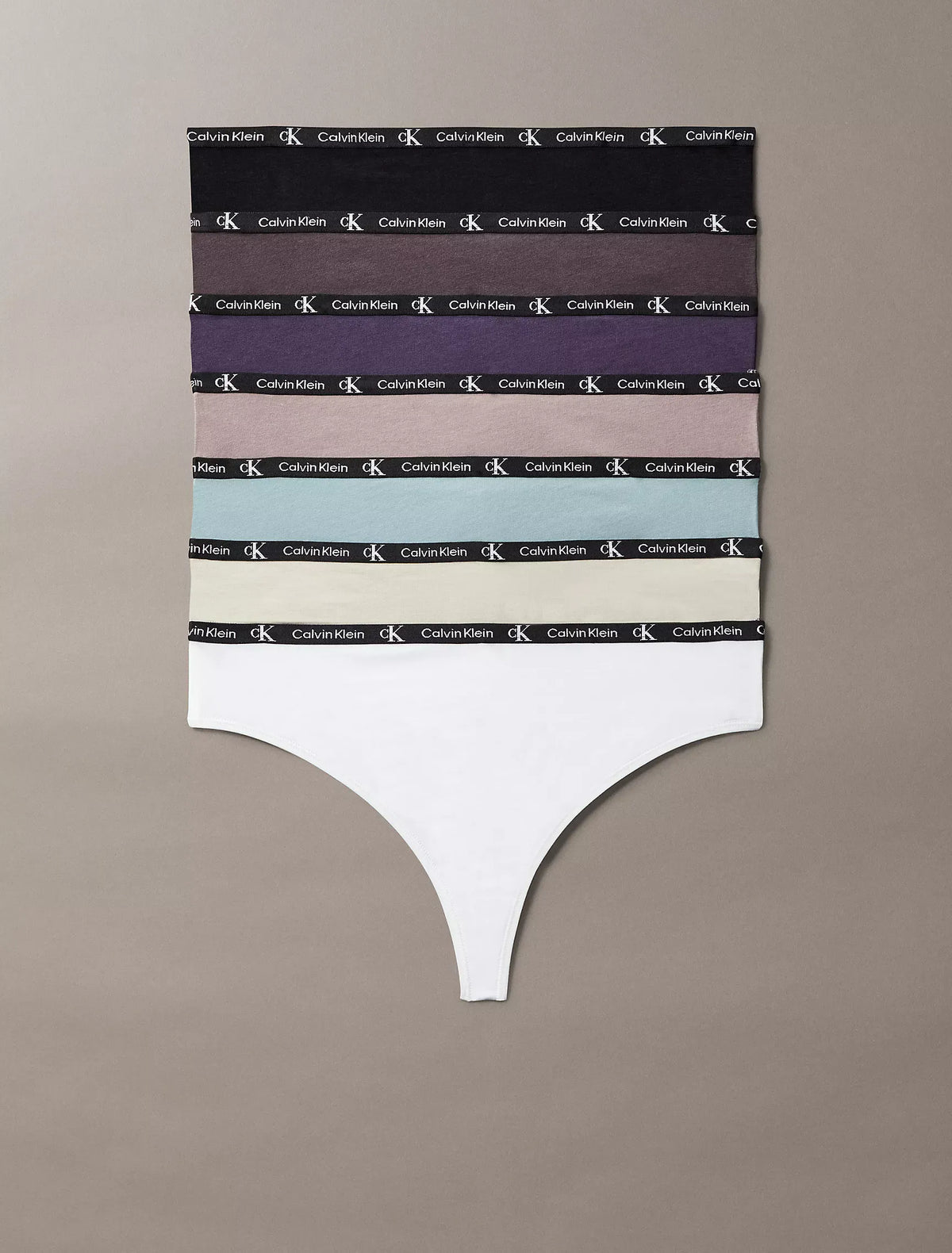 7 Pack de Panties con logo estilo 1996 tipo hilo