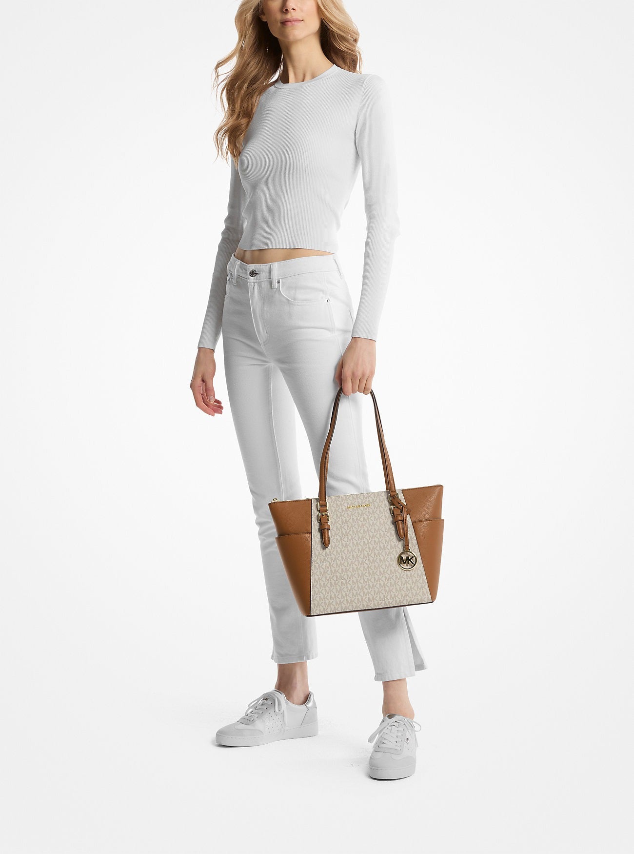 Cartera mediana Charlotte con logo estampado