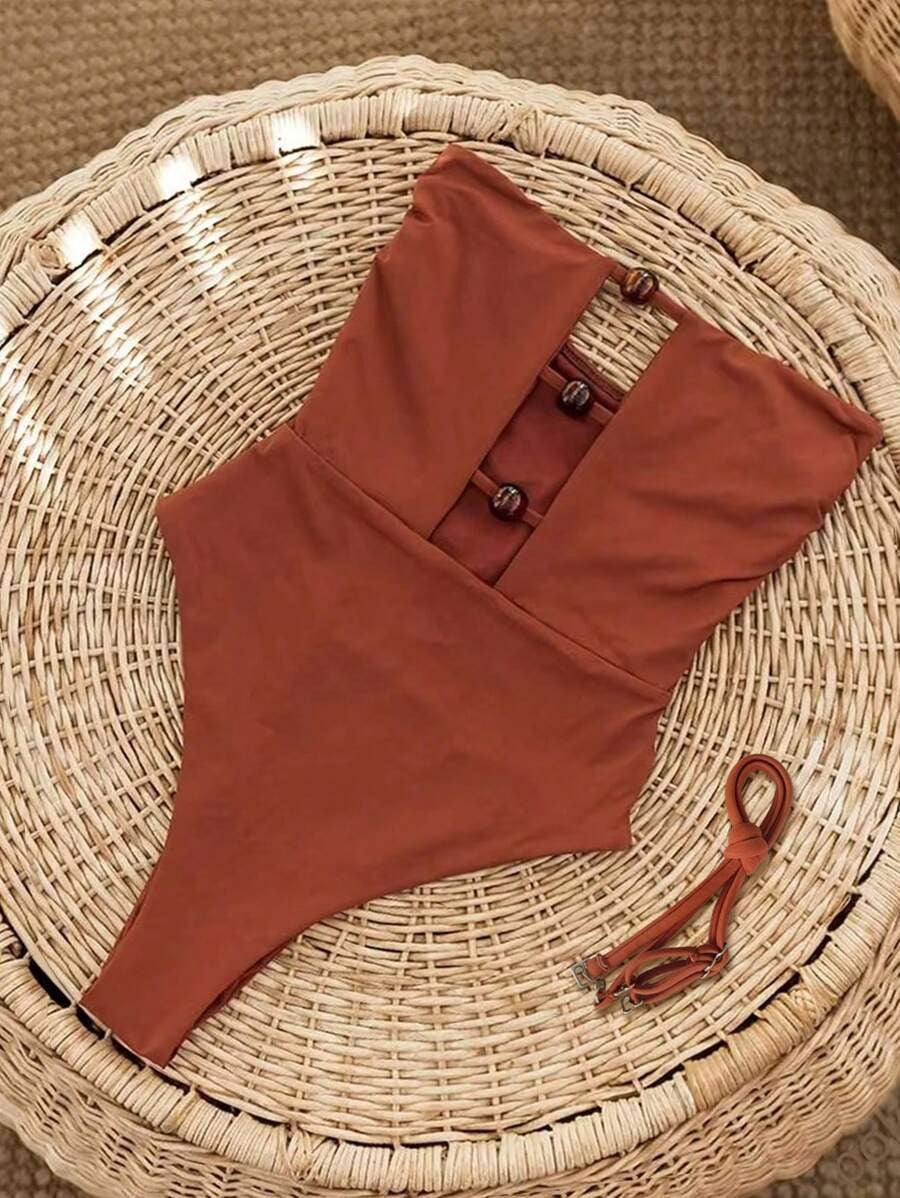 Traje de baño enterizo con diseño calado