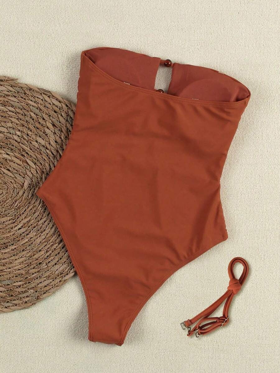 Traje de baño enterizo con diseño calado
