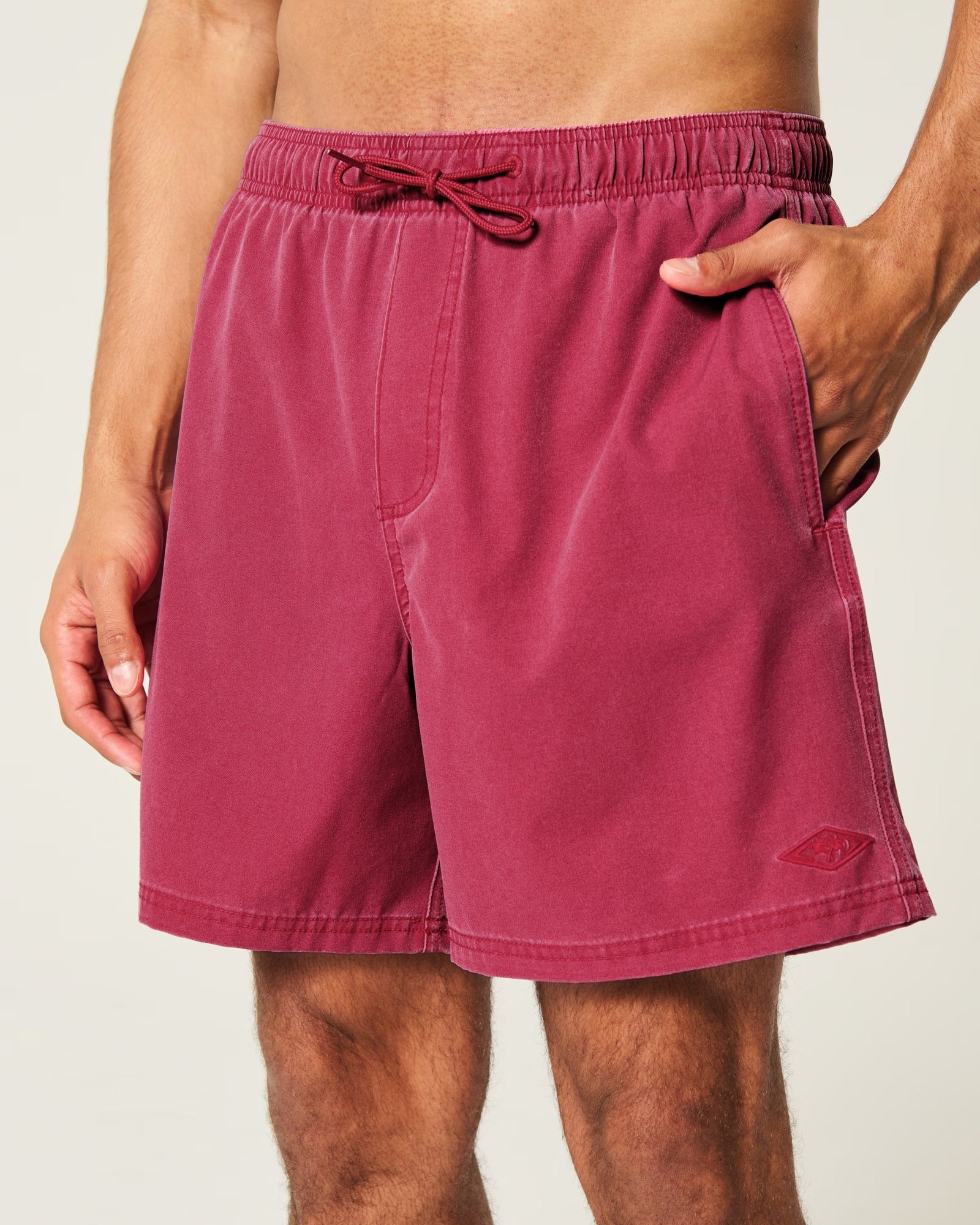 Traje de baño de cloqué tipo short descolorado con logo