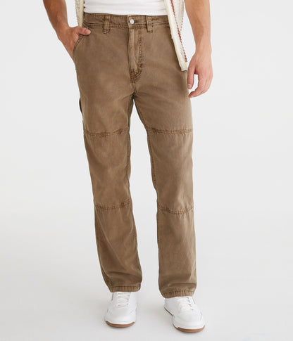 Pantalón holgado tipo carpintero