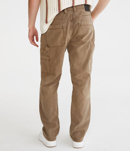 Pantalón holgado tipo carpintero