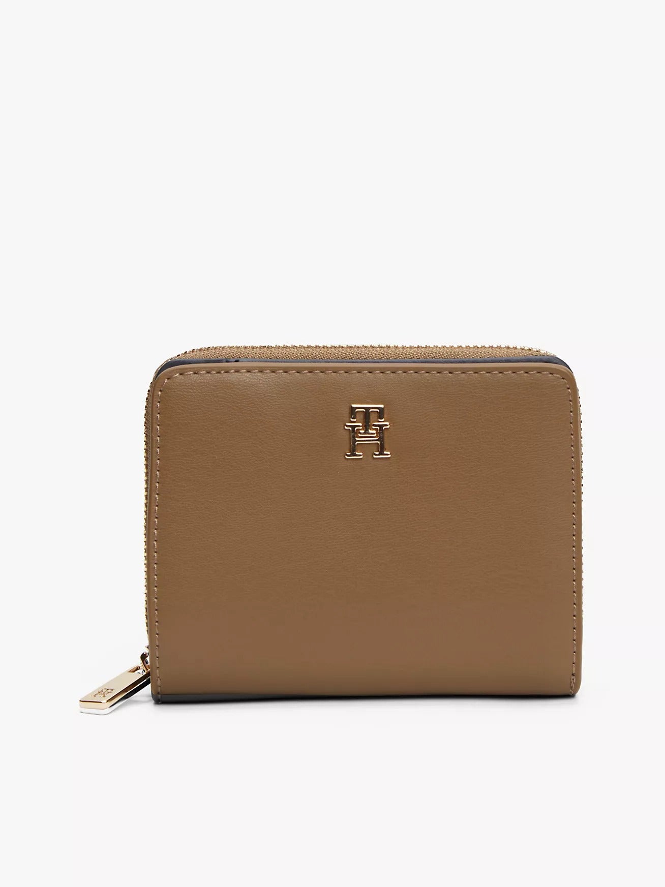 Cartera tipo monedero con monograma y cremallera
