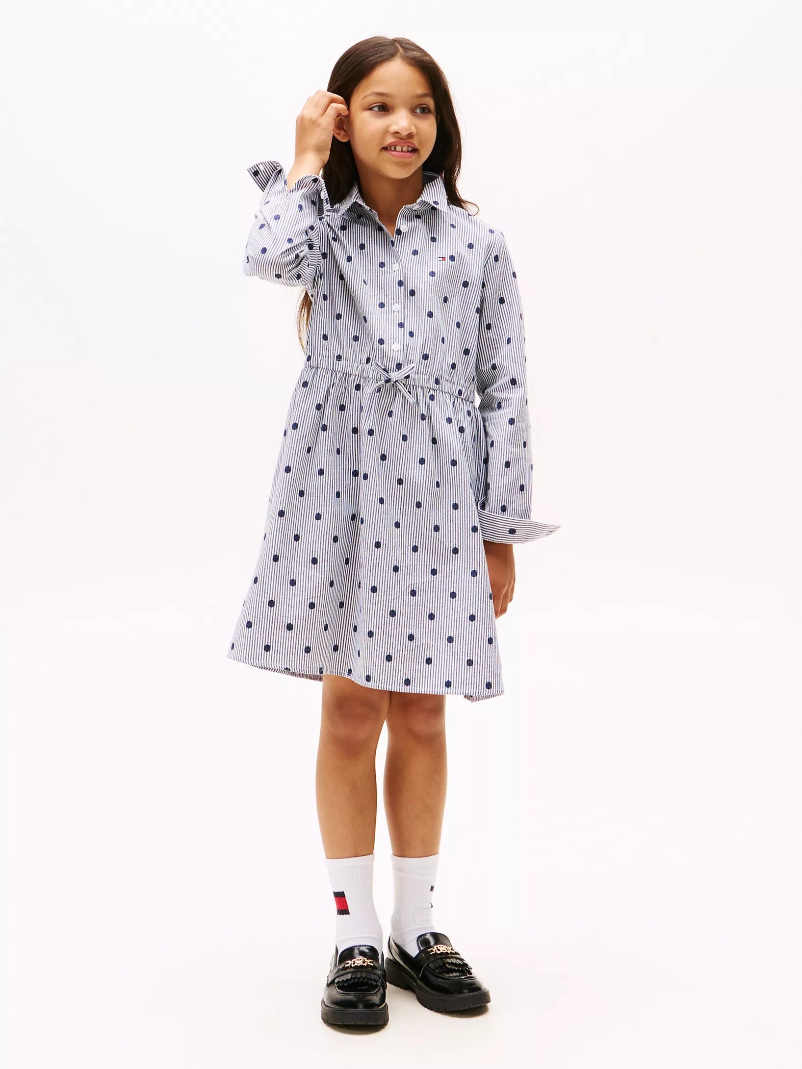 Vestido con lunares y logo