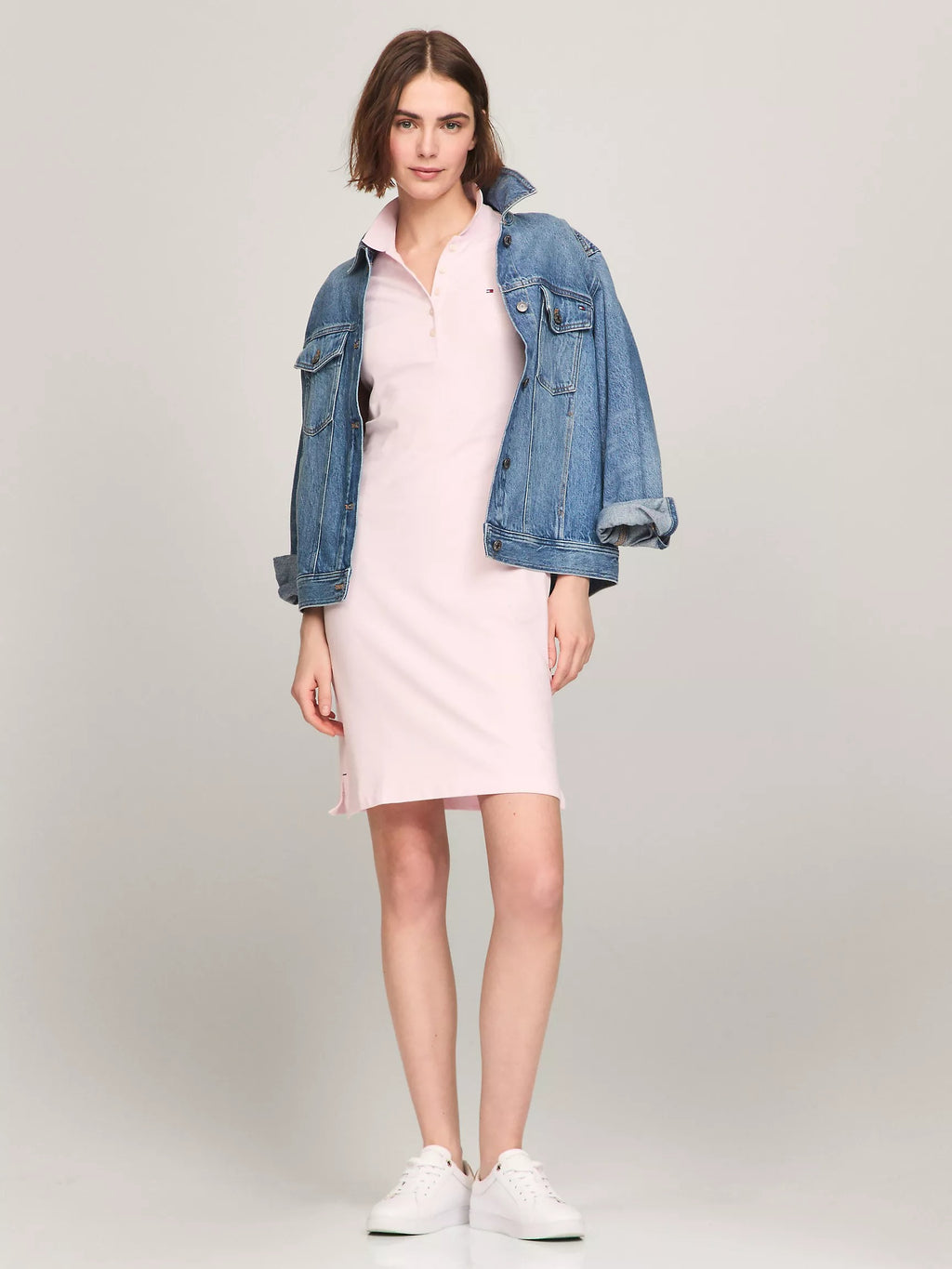 Vestido tela pique unicolor con logo