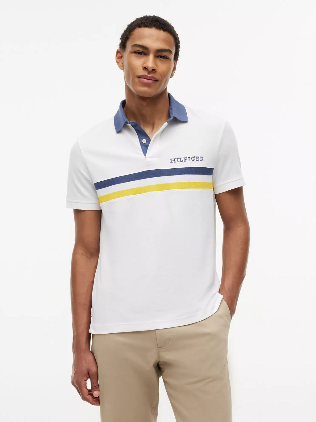 Chemise regular con franjas y logo central