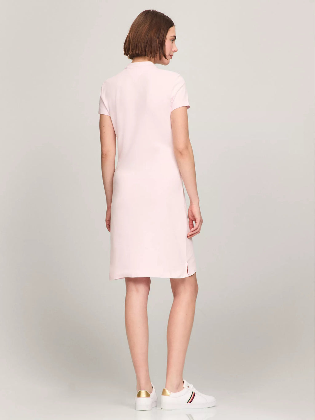 Vestido tela pique unicolor con logo