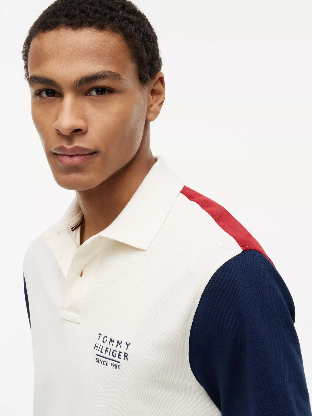 Chemise regular con colores combinados y logo
