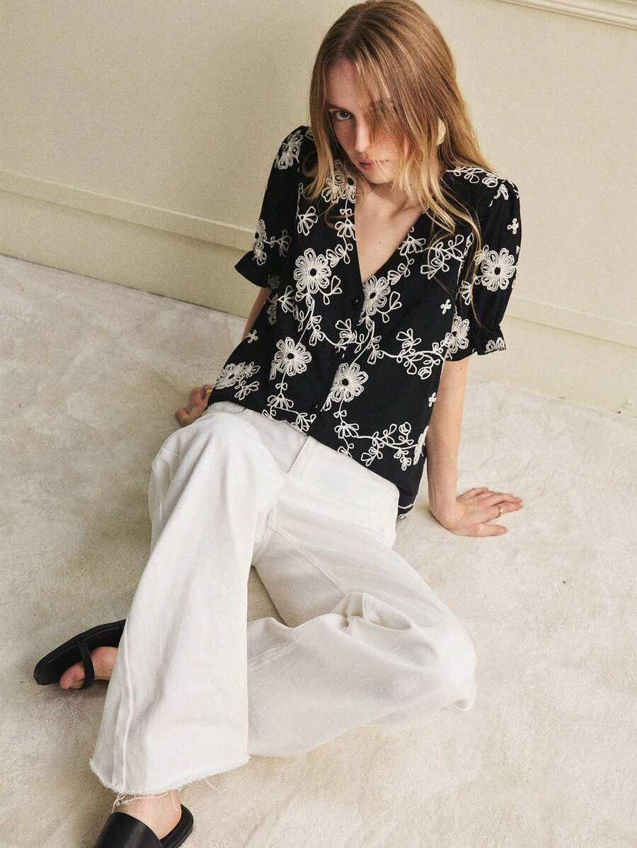Blusa bordada con flores