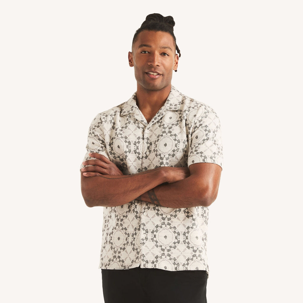 Camisa estampada con botones