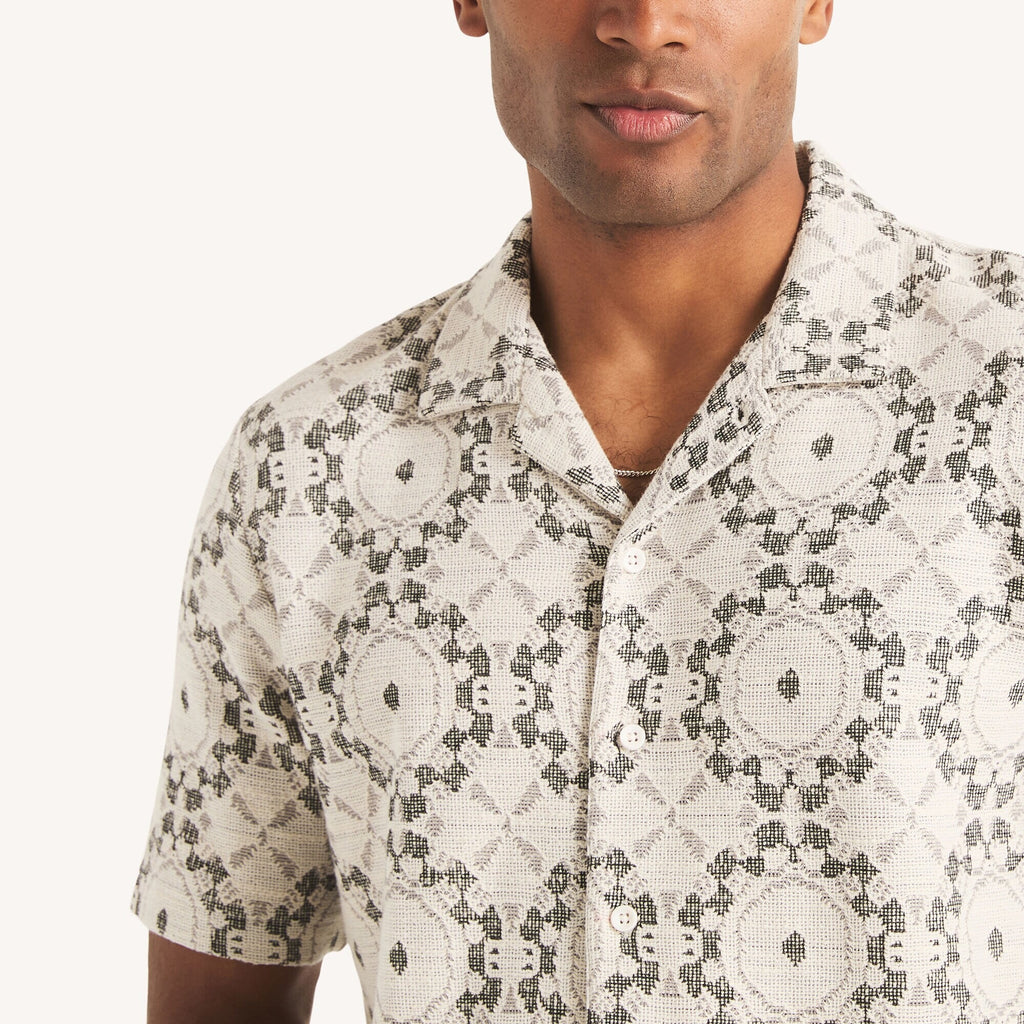 Camisa estampada con botones