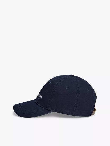 Gorra con logo bordado