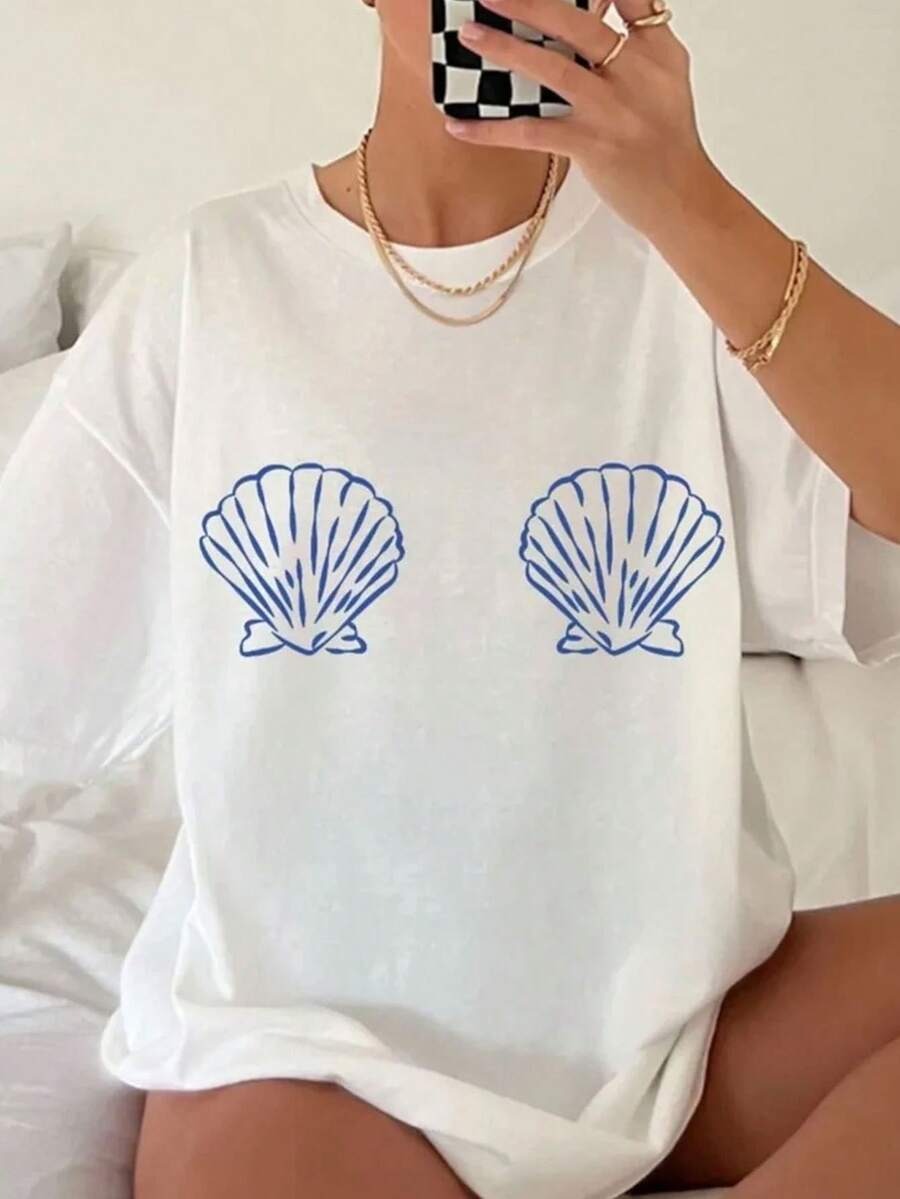 Camiseta con estampado de conchas