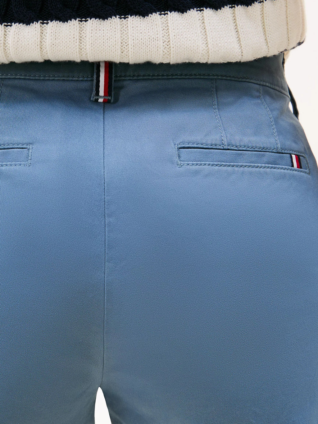 Pantalón chino ajustado