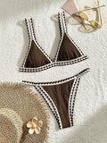 Bikini con textura y ribete de contraste