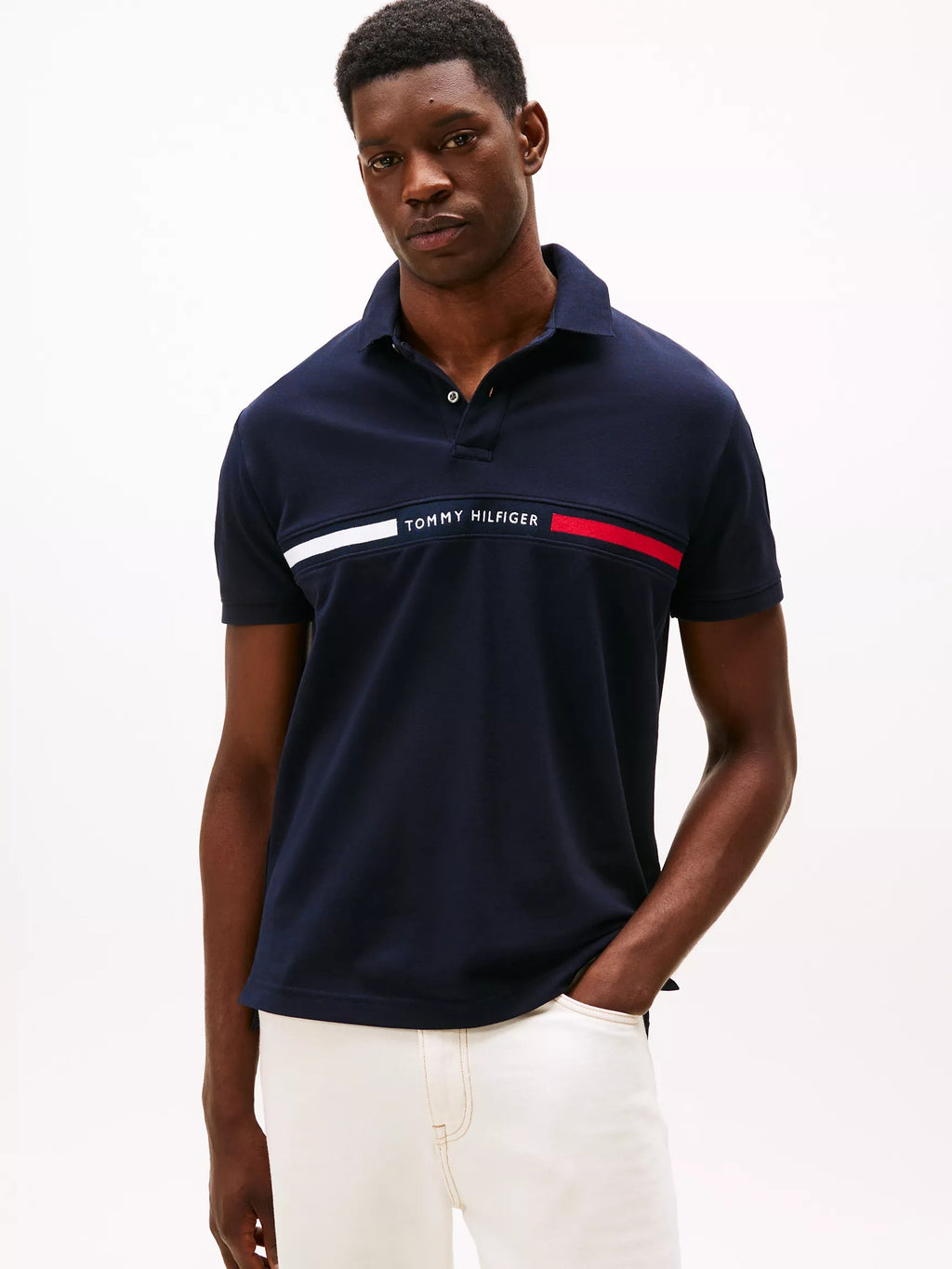 Chemise regular con logo bandera bordada central