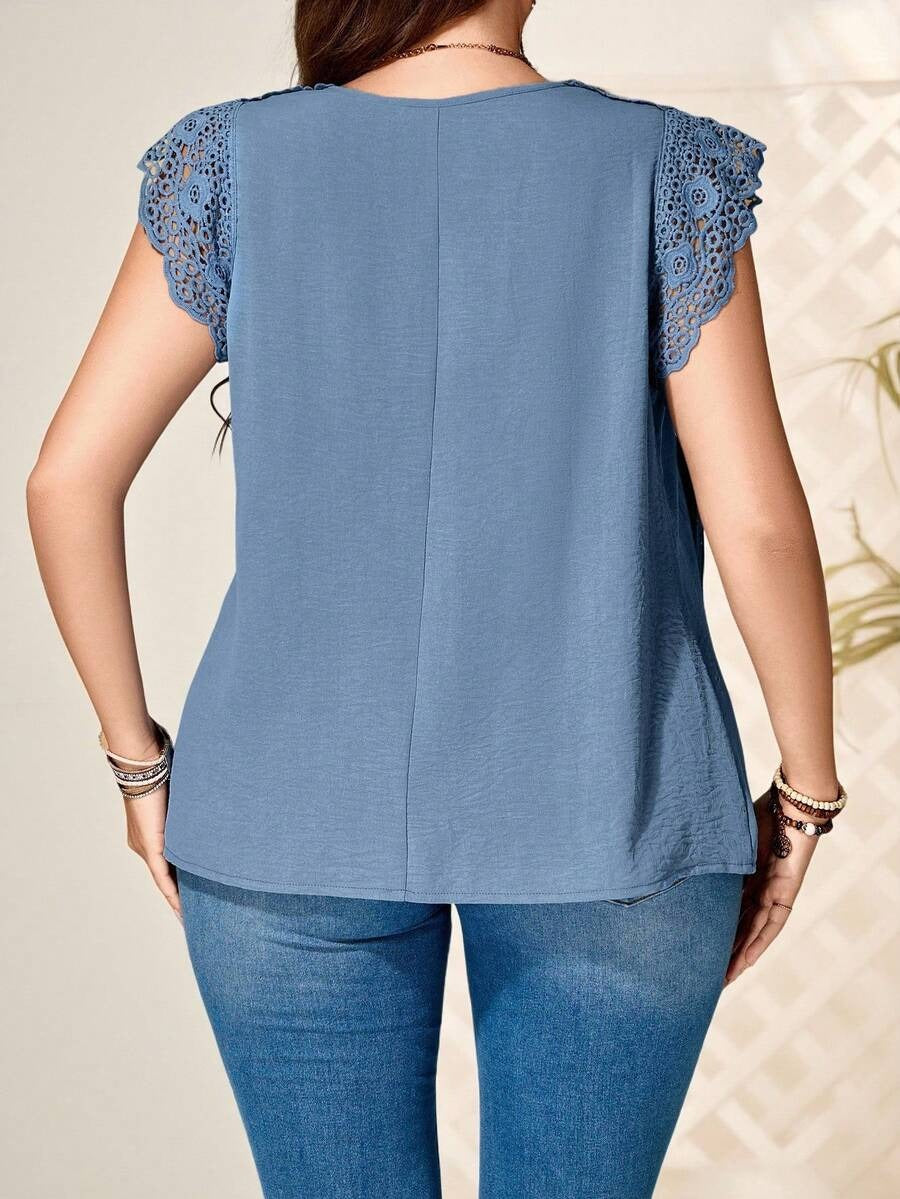 Blusa con encaje triangular