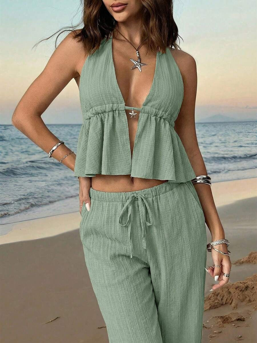 Conjunto con cuello halter y lazo en la espalda