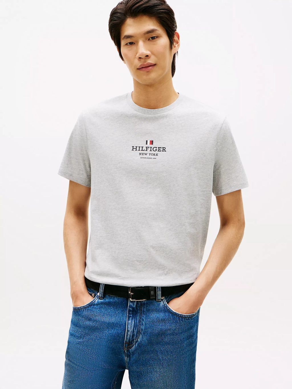 Franela con logo estampado central HILFIGER