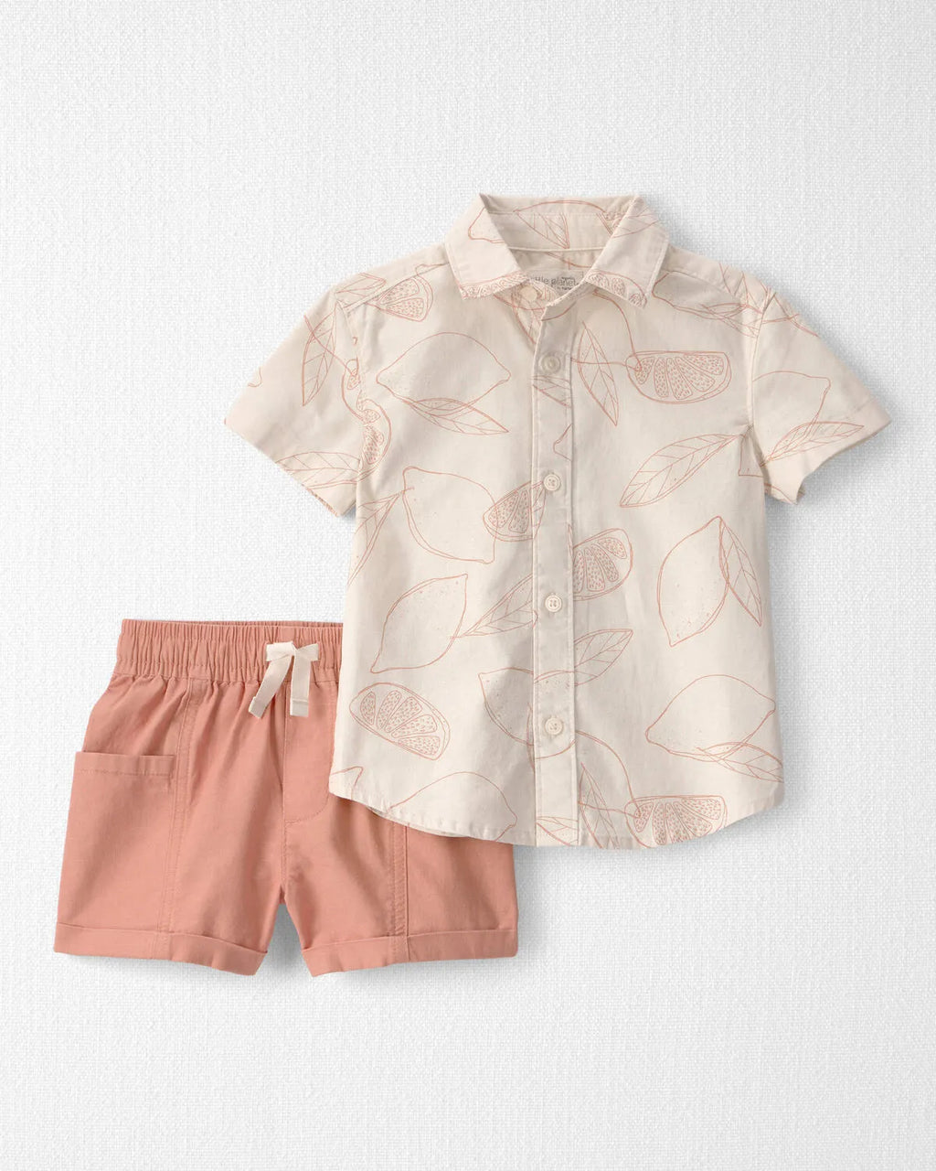 Conjunto de camisa y shorts para pequeños