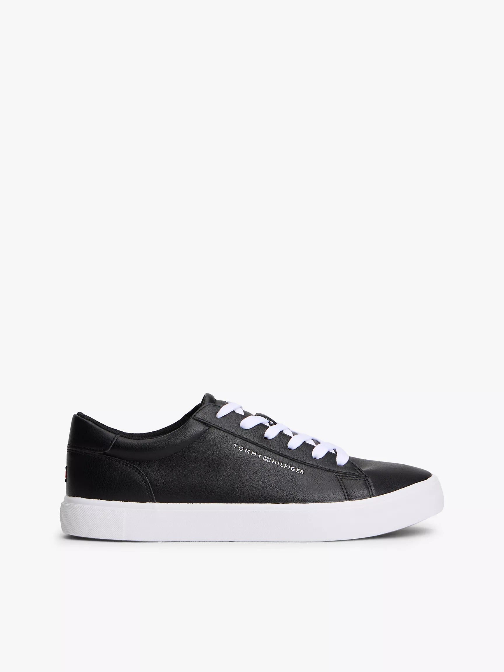 Calzado casual con logo