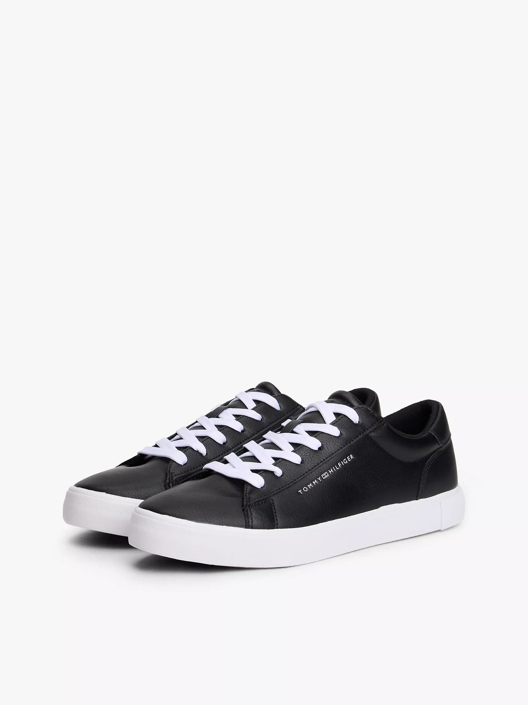 Calzado casual con logo