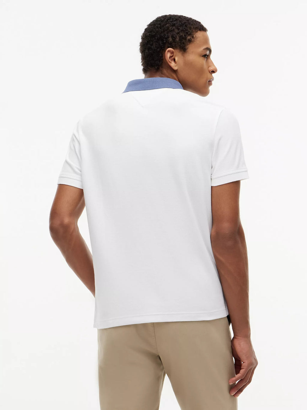 Chemise regular con franjas y logo central