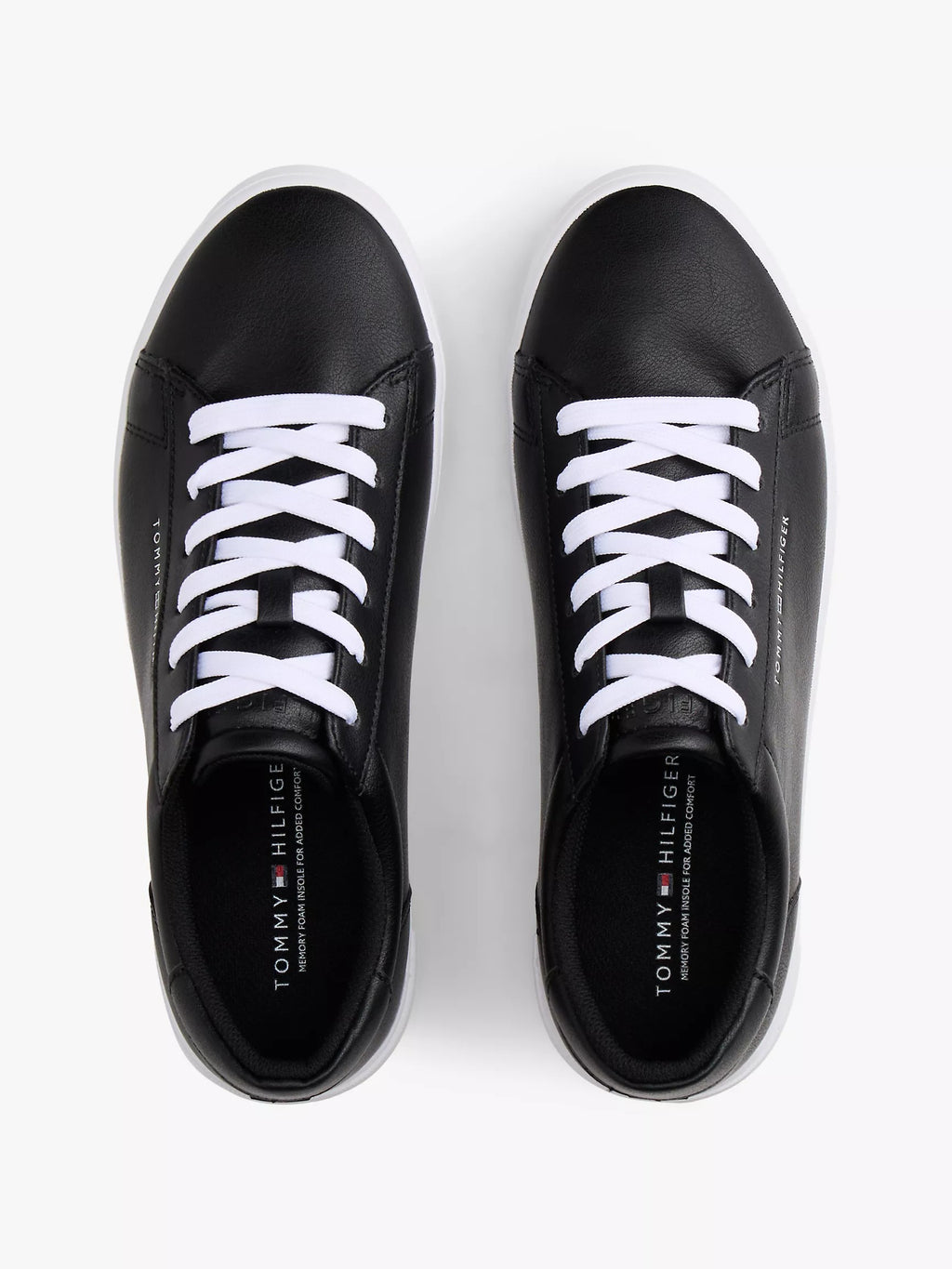 Calzado casual con logo