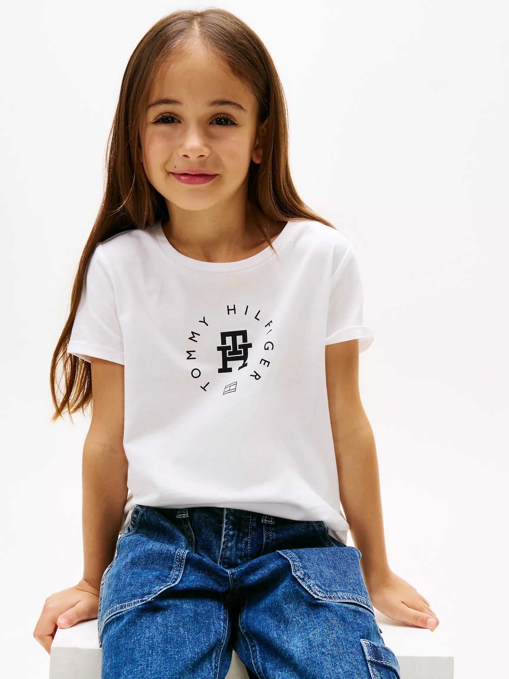 Franela cuello redondo con estampado central para niña