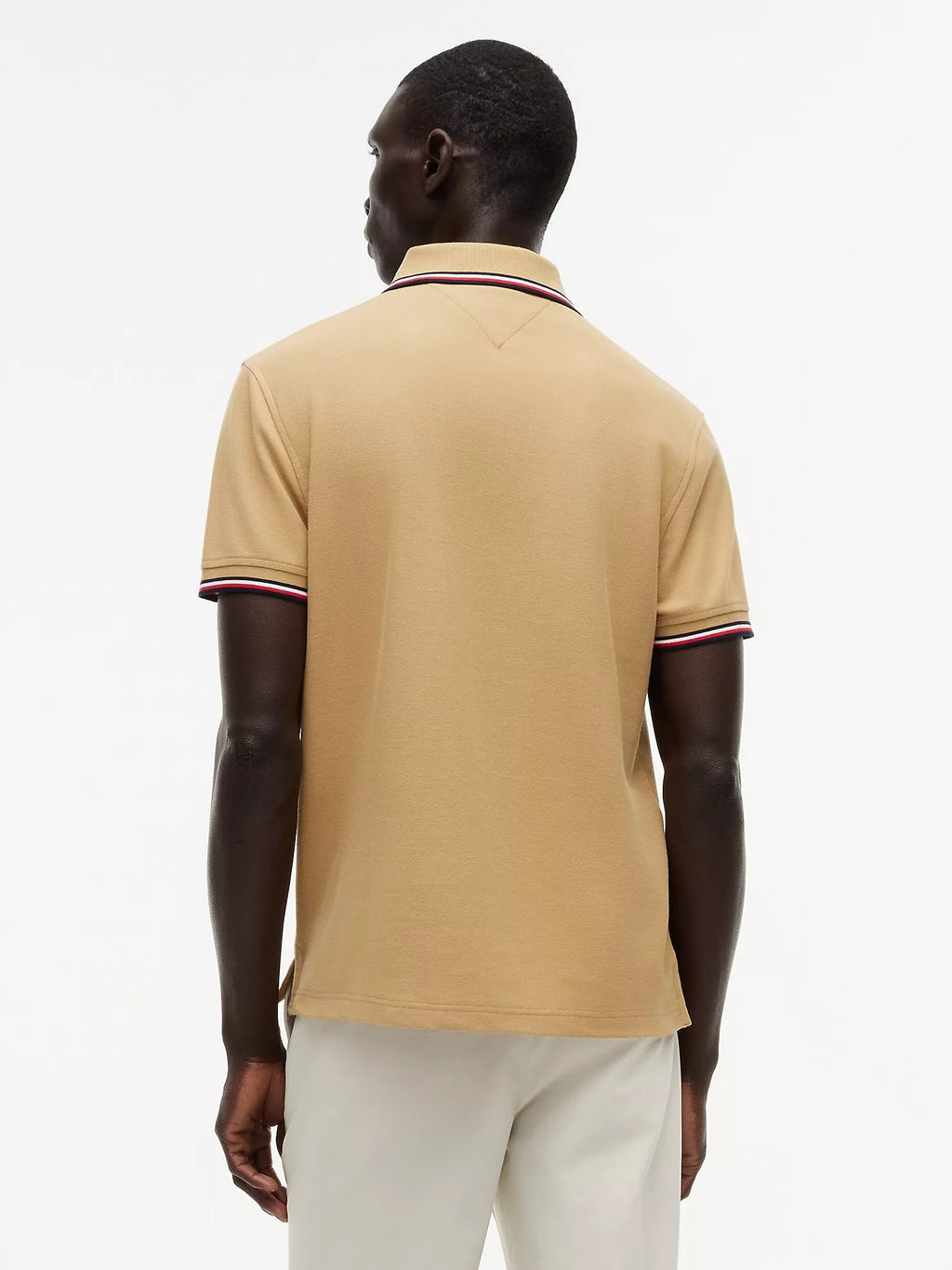 Chemise unicolor con cuello ribeteado
