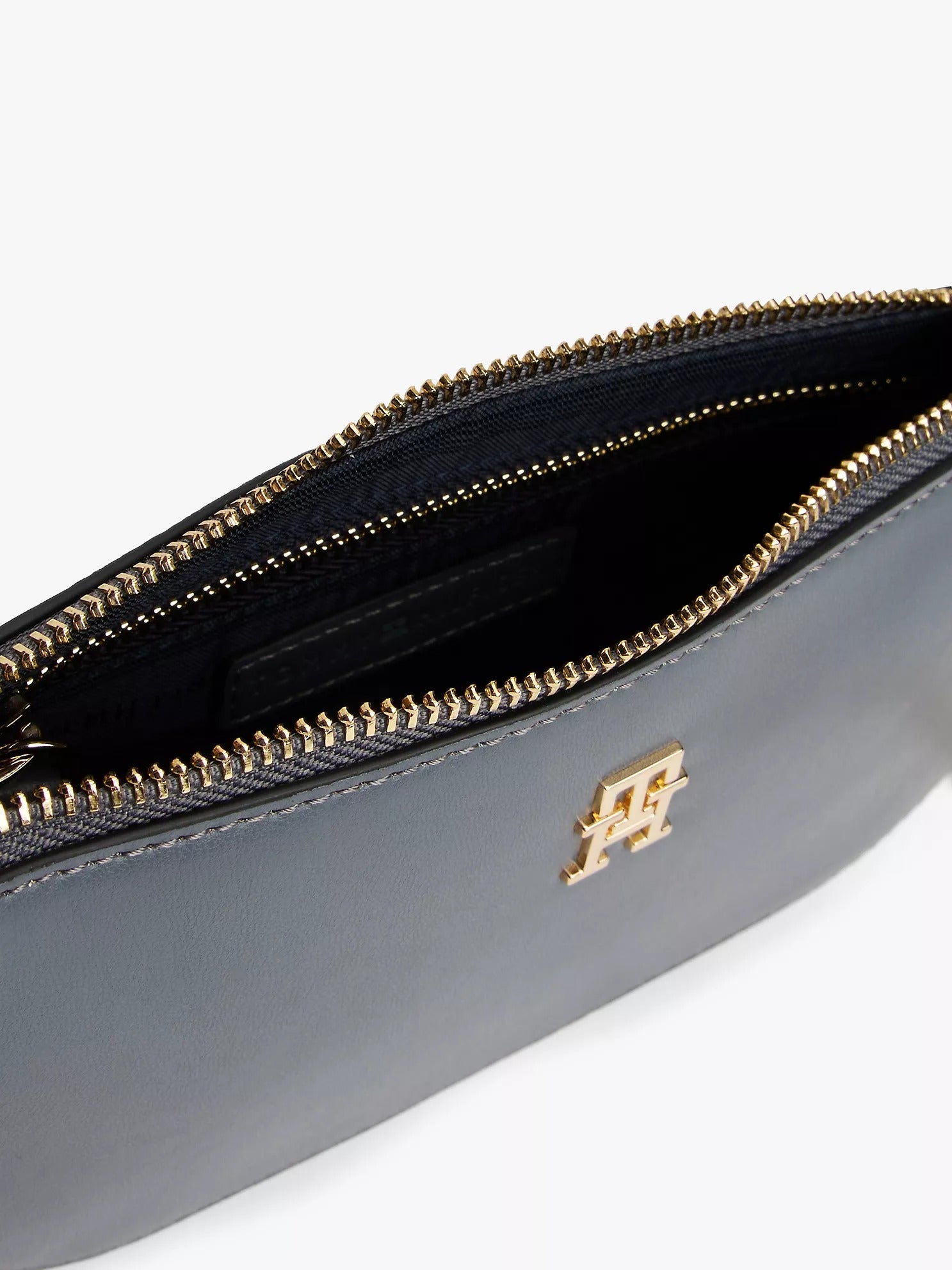 Cartera tipo bandolero mini curvo con correa de cadena