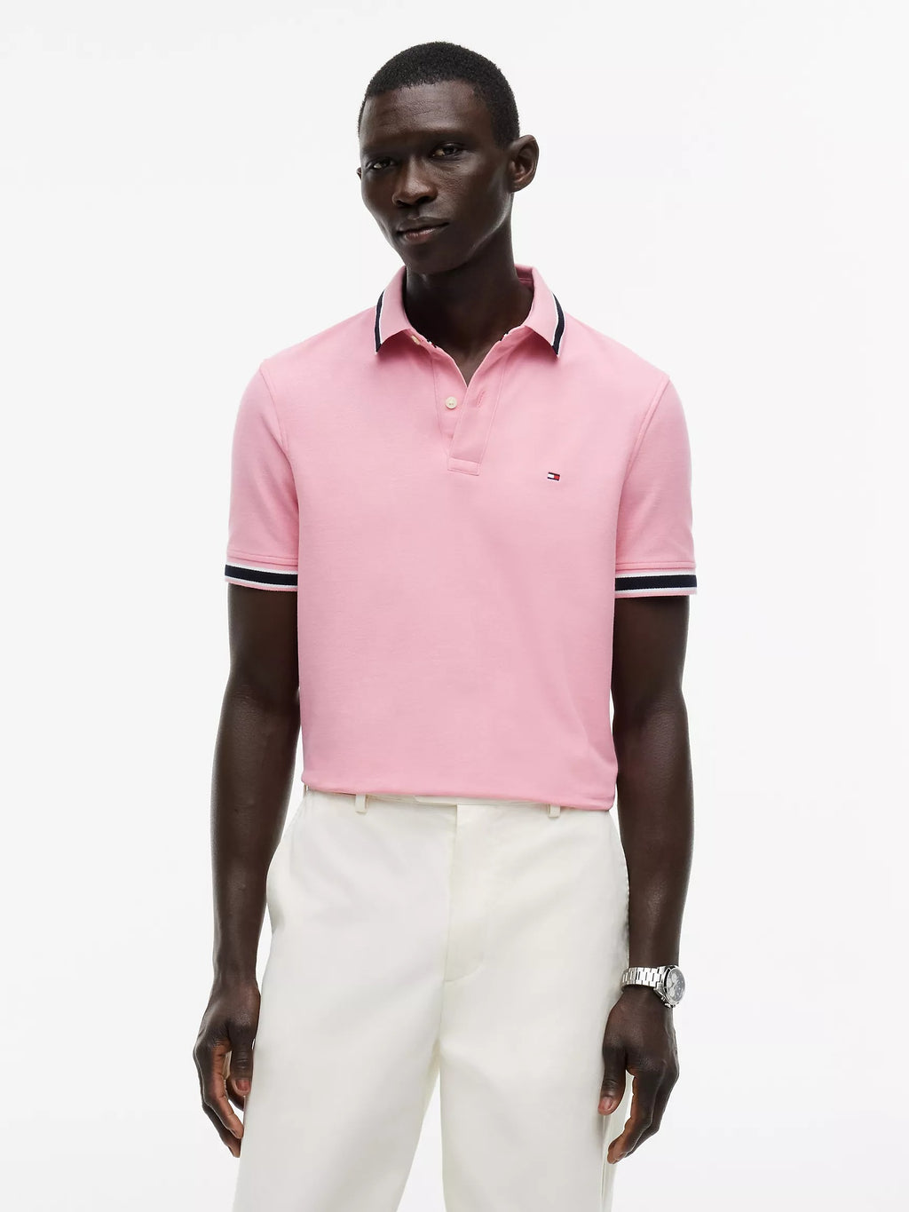 Chemise unicolor con cuello y mangas ribeteadas