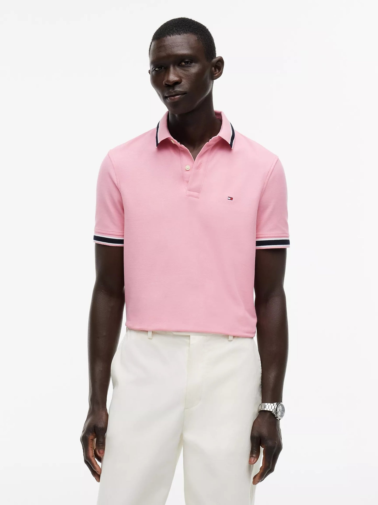 Chemise unicolor con cuello y mangas ribeteadas