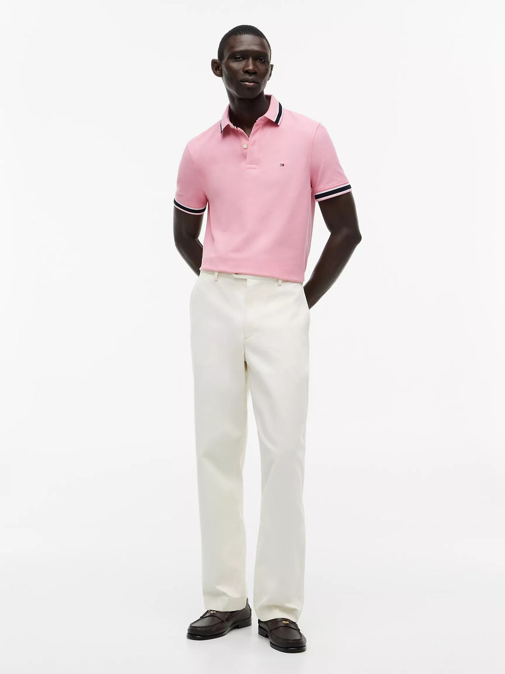 Chemise unicolor con cuello y mangas ribeteadas