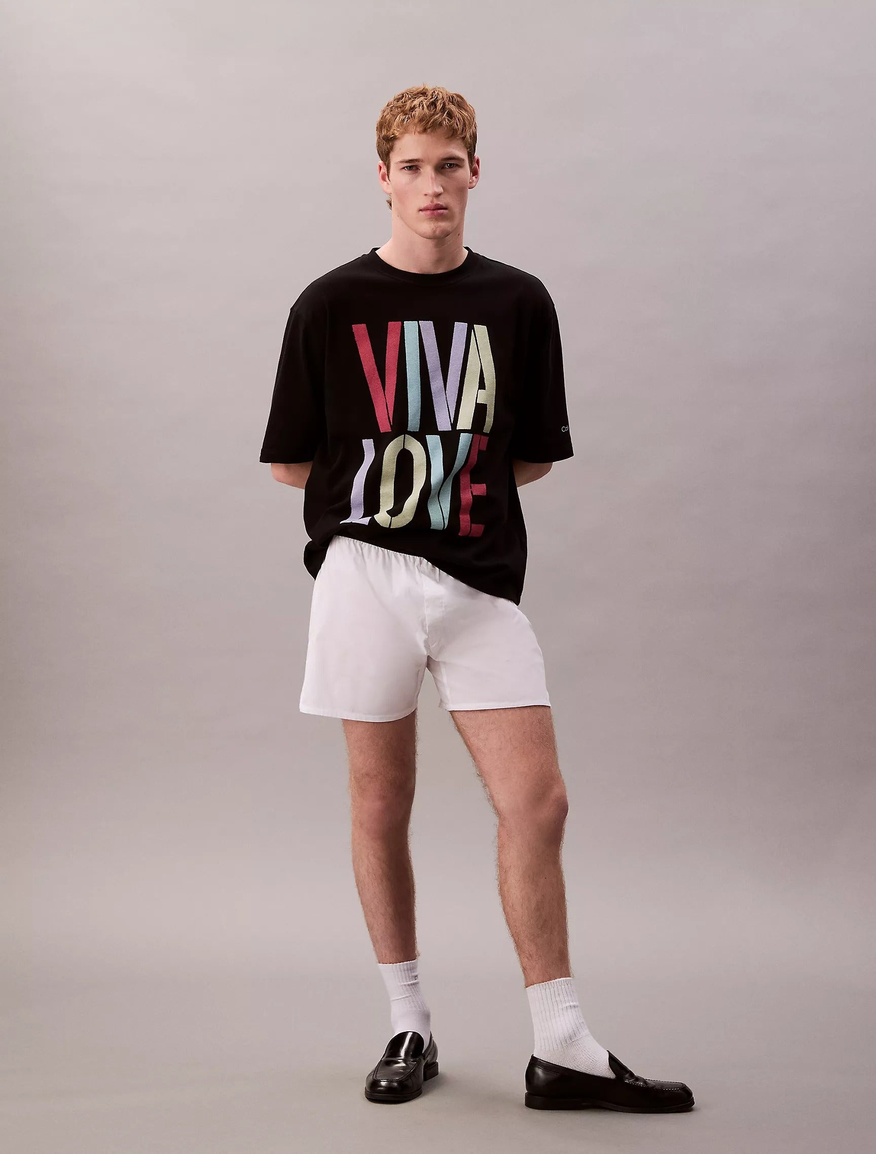 Franela holgada orgullo Viva Love de Marc Hundley