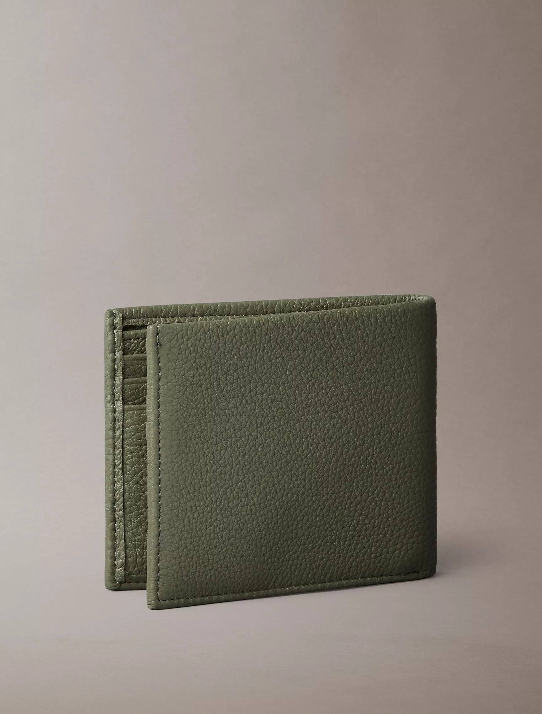 Cartera de caballero plegable de piel granulada