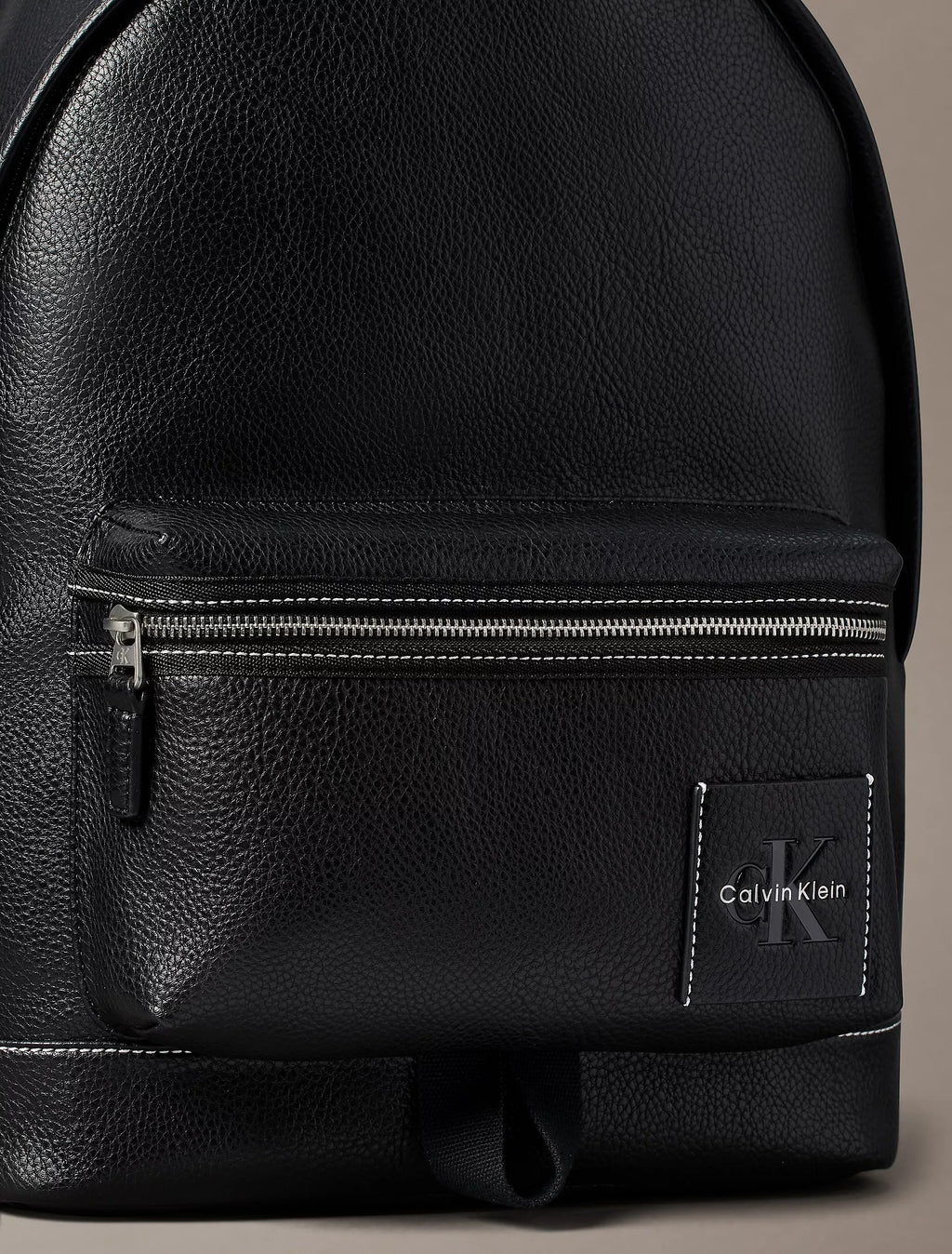 Bolso tipo morral para todo el dia