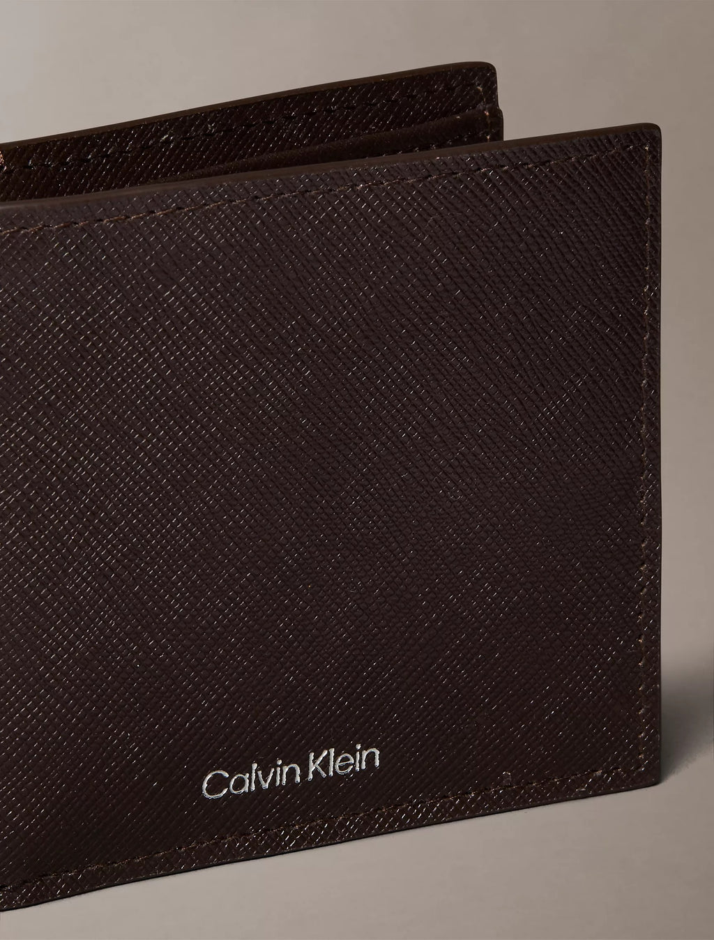 Cartera de caballero plegable de piel saffiano