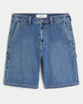 Bermuda denim con lavado medio y corte holgado