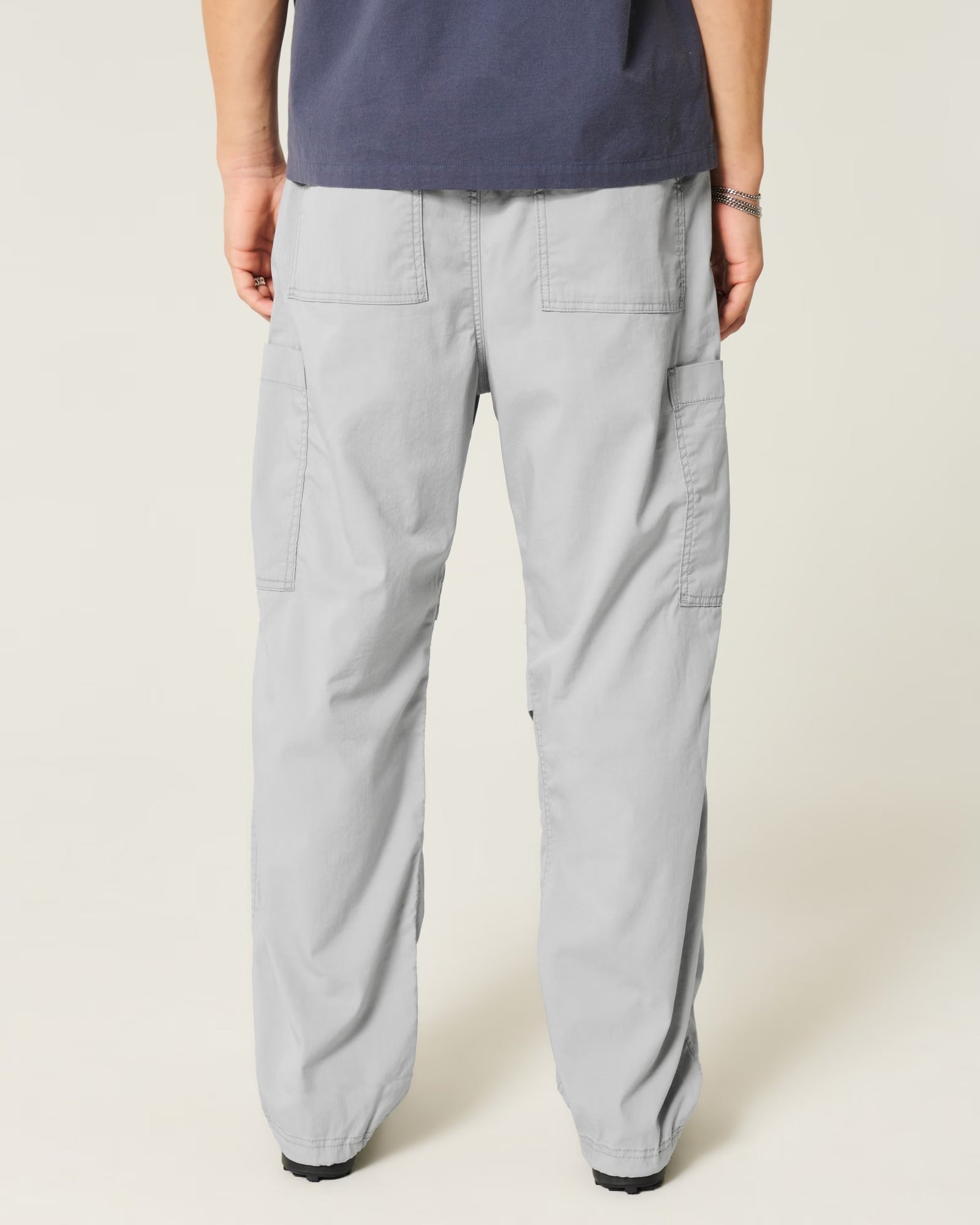 Pantalón ancho tipo cargo