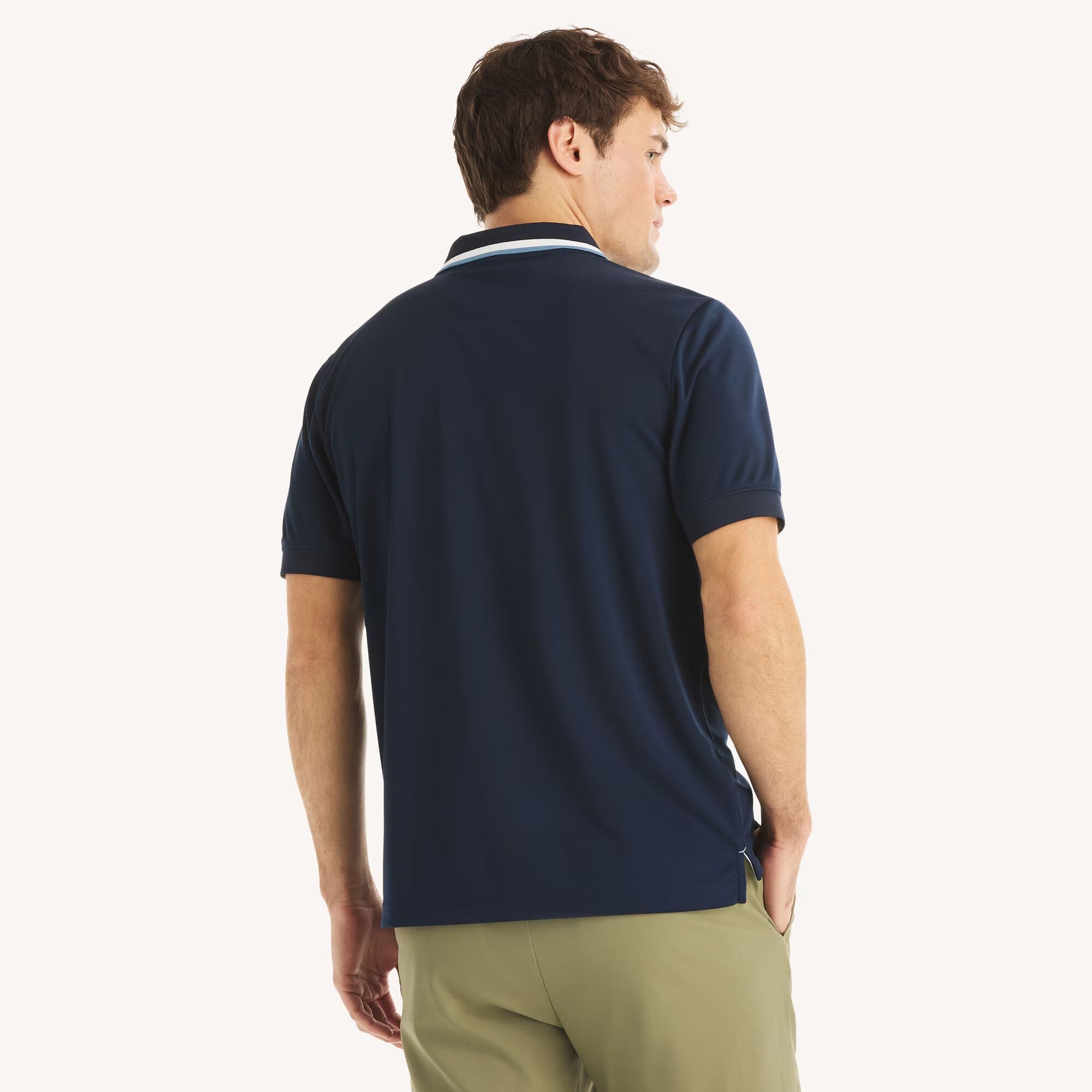 Chemise Navtech con cuello ribeteado y franja central