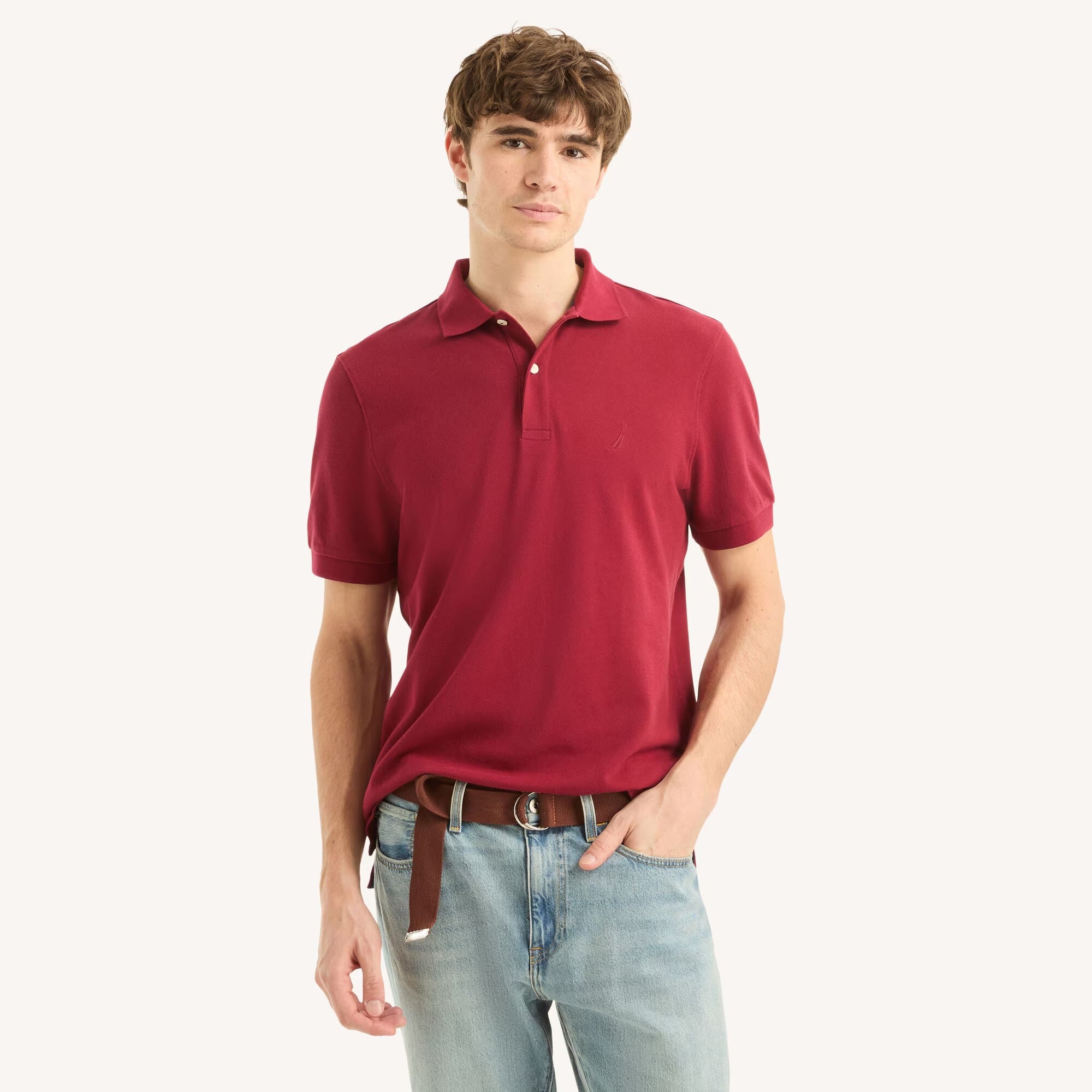 Chemise regular unicolor con logo mismo color