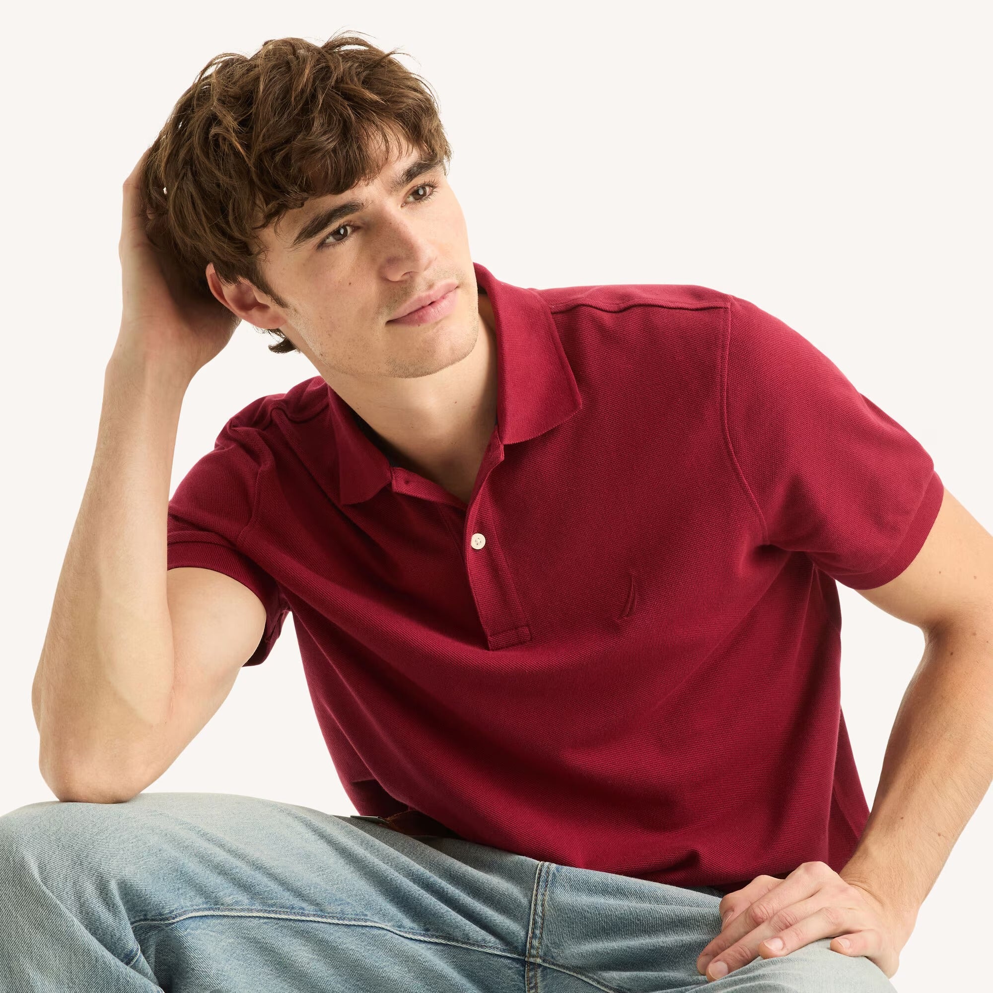 Chemise regular unicolor con logo mismo color